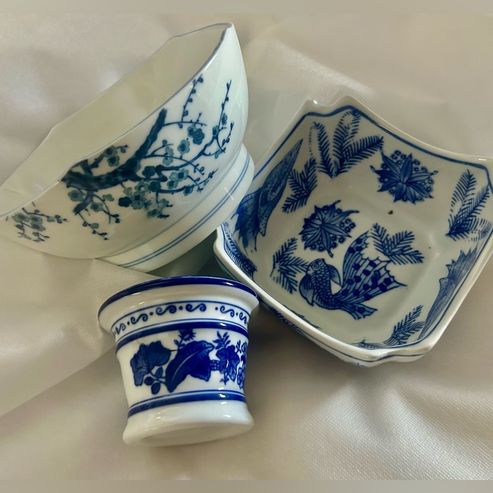 2 Vintage, blue & white porcelain Japanese/ asian rice bowls and votive holder.